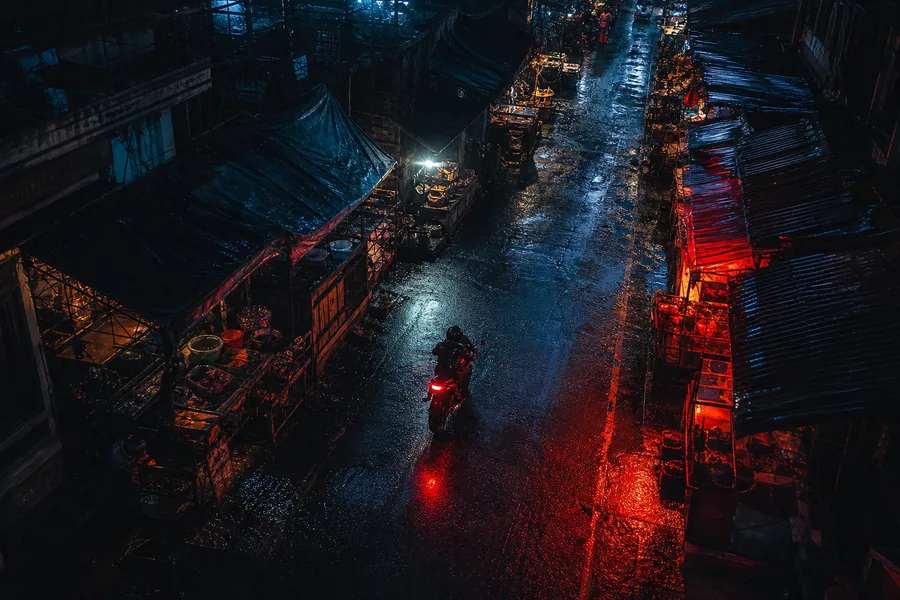 Dark Cyberpunk Market Street Motorcycles Wallpaper 8 4K 2